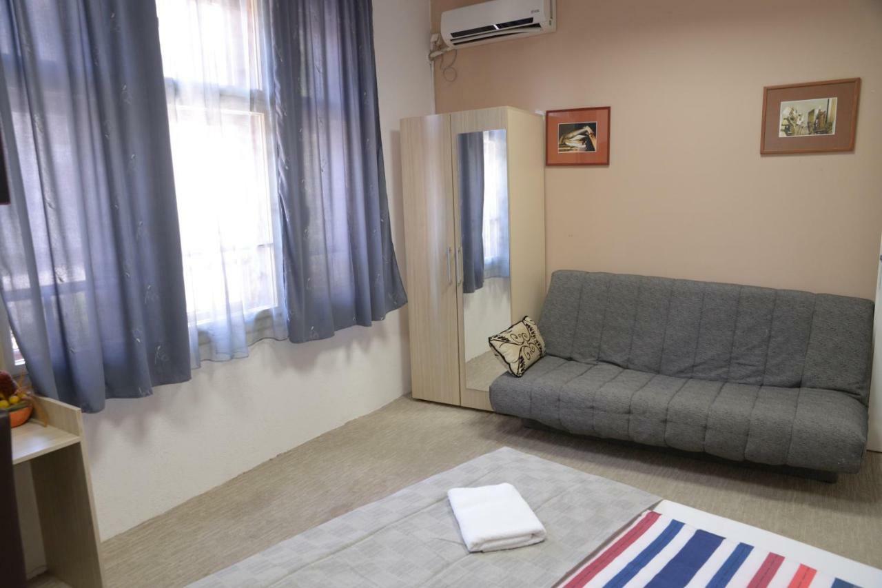 Guest House Golden Coin Ниш Экстерьер фото