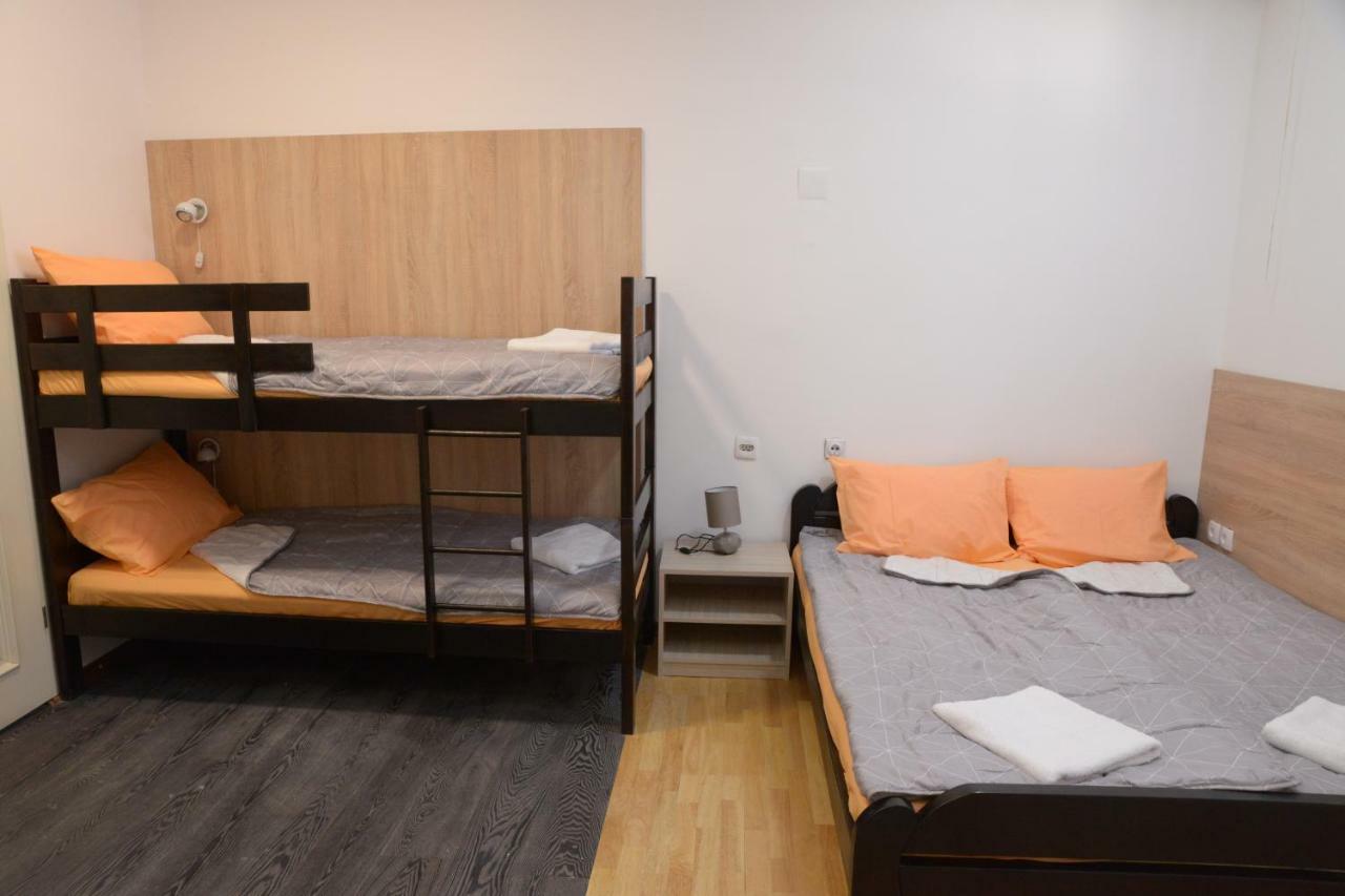 Guest House Golden Coin Ниш Экстерьер фото