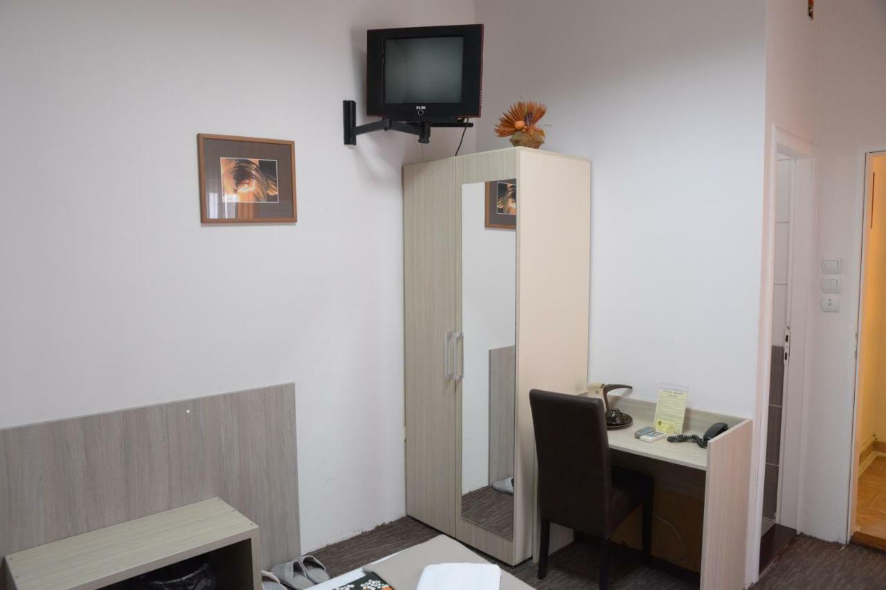 Guest House Golden Coin Ниш Экстерьер фото